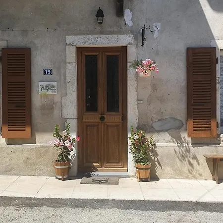 Aux Portes Du Marais Ceyzerieu Exterior photo